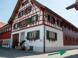 Bürogebäude Hauenstein AG Landstrasse 42 8197 Rafz Hier etwa 100 m geradeaus laufen bis zum Ende des ersten Gebäudes auf der rechten Seite.